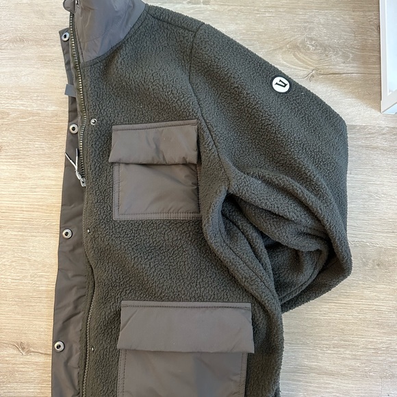 Vuori Utility Sherpa Jacket - Picture 4 of 4